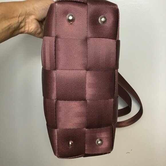 Harvey's Burgundy Seatbelt Woven Shoulder Bag - Picture 5 of 10